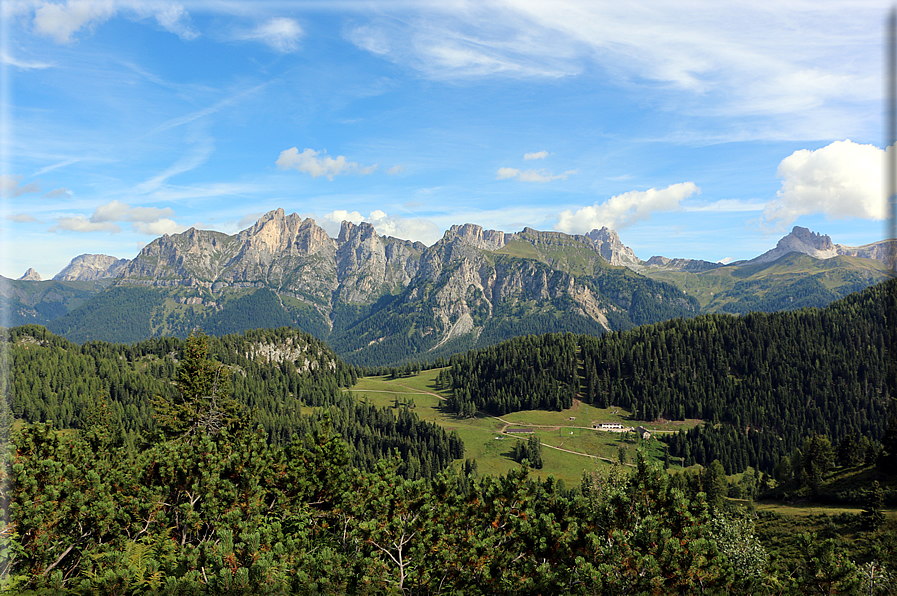 foto Passeggiata dal Col dei Balbi al Rifugio Coldai